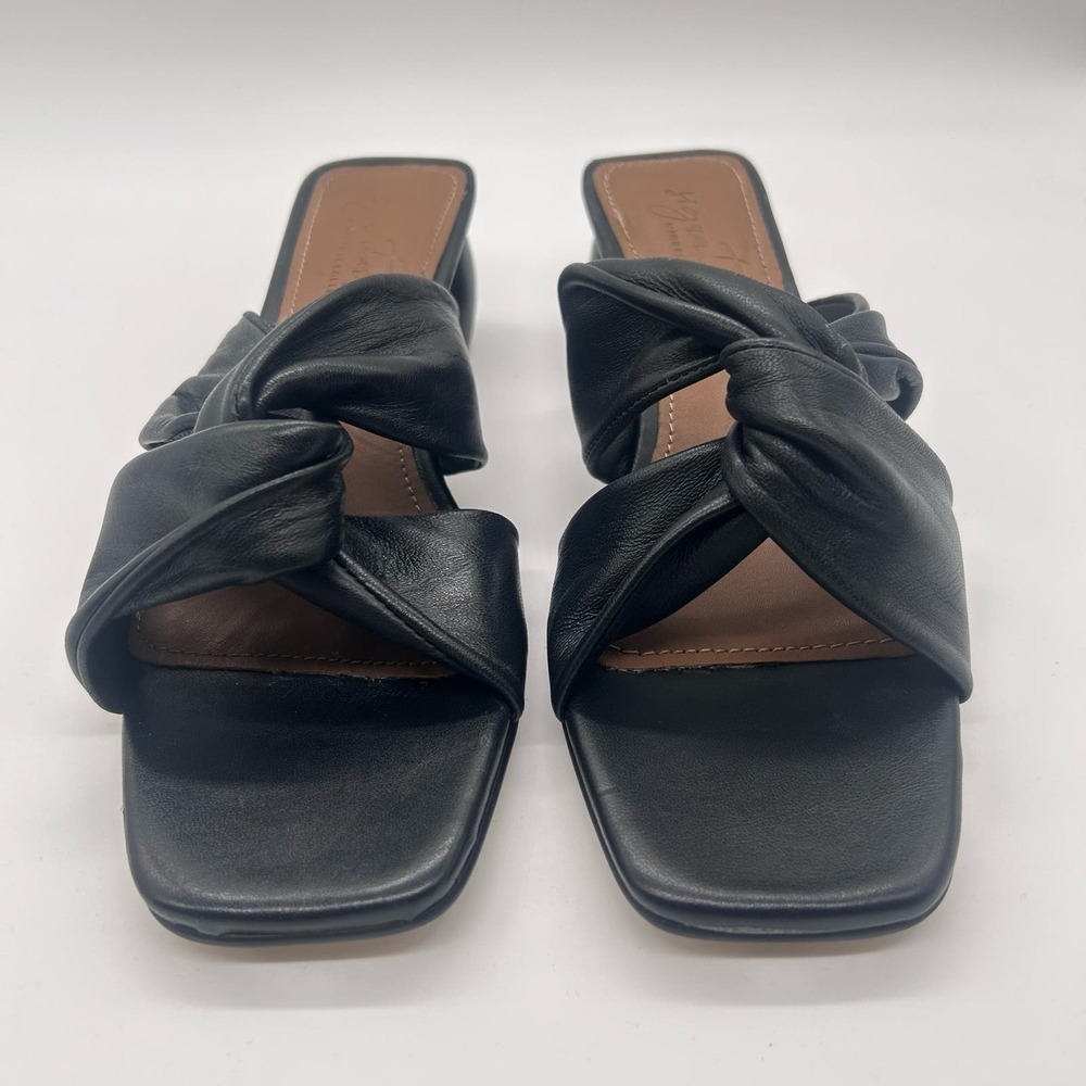 Journee Signature Sandals Womens‎ 8.5 Black Leather Charlize Twisted Slip On NEW